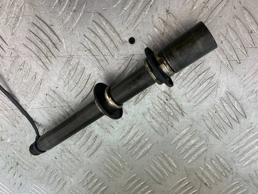 YAMAHA YZF R1 4XV FRONT WHEEL SPINDLE  YEAR 1998-99 (CMB1291)