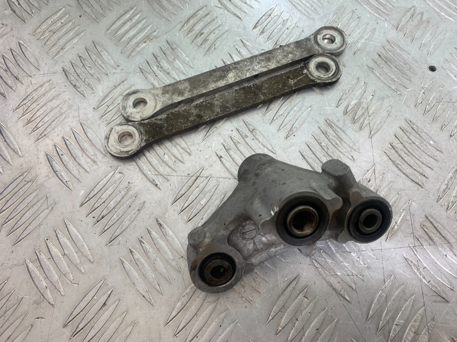 KAWASAKI ZX6R ZX6 R P7F P8F REAR SHOCK LINKAGE   YEAR 2007-08 (CMB1165)