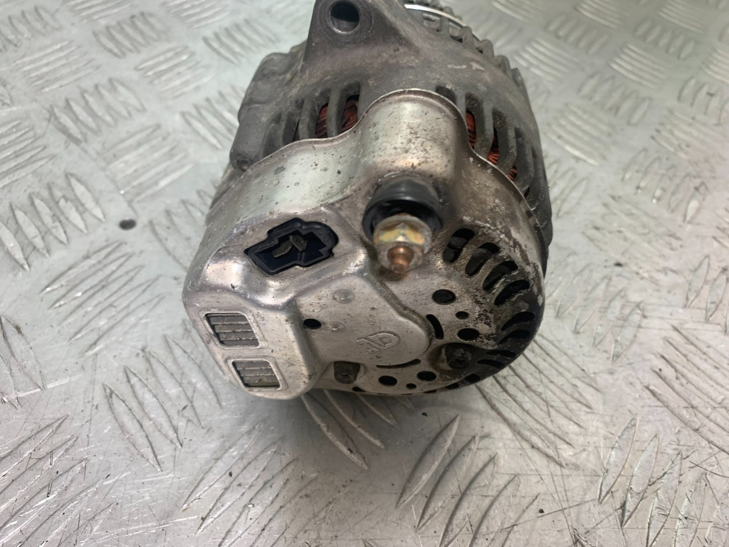 SUZUKI GSX750 INAZUMA ALTERNATOR   YEAR 1998-2003 (CMB1308)