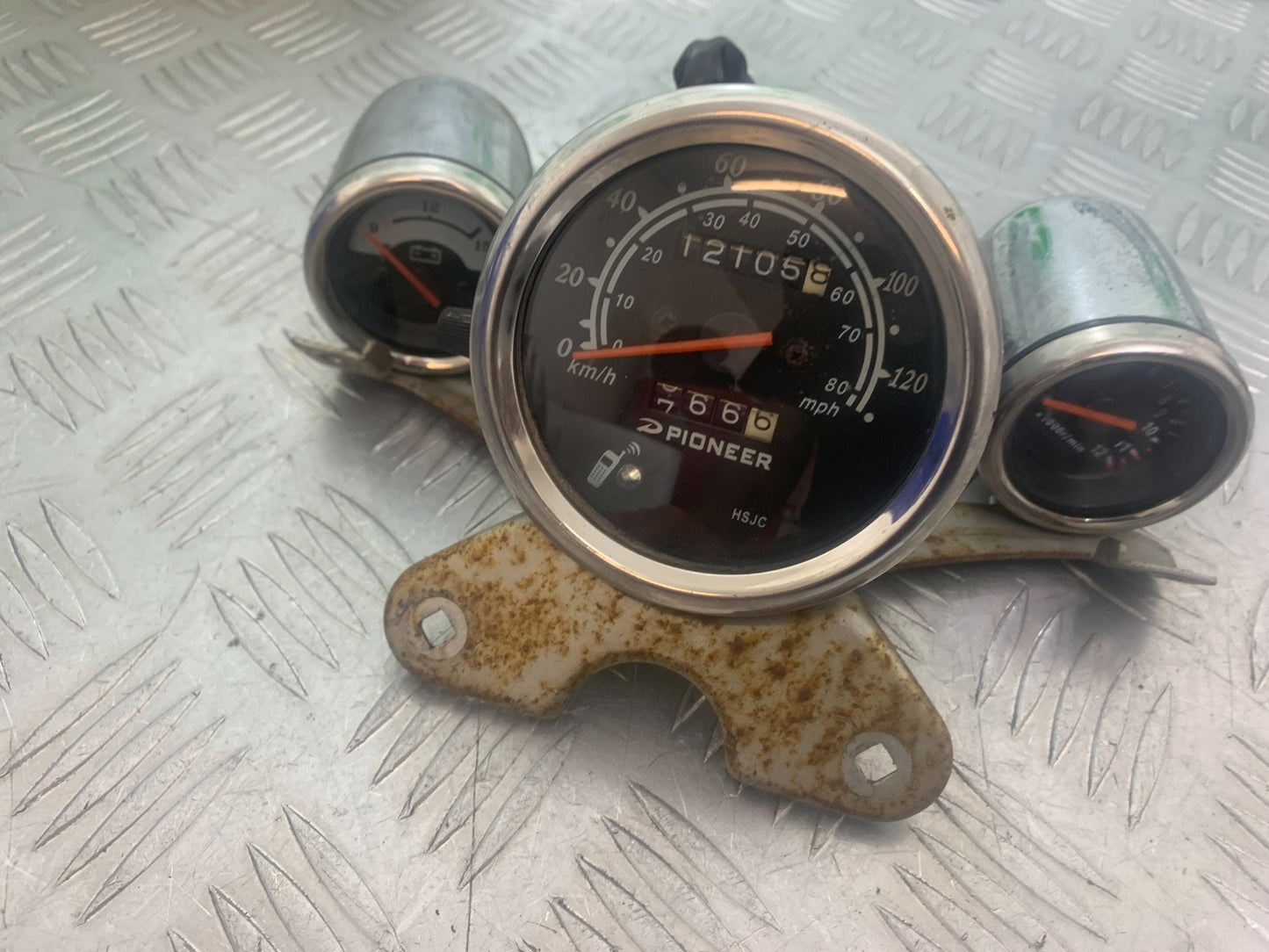 PIONEER XF250 CLOCKS SPEEDO DASH   YEAR 2009 (CMB1143)