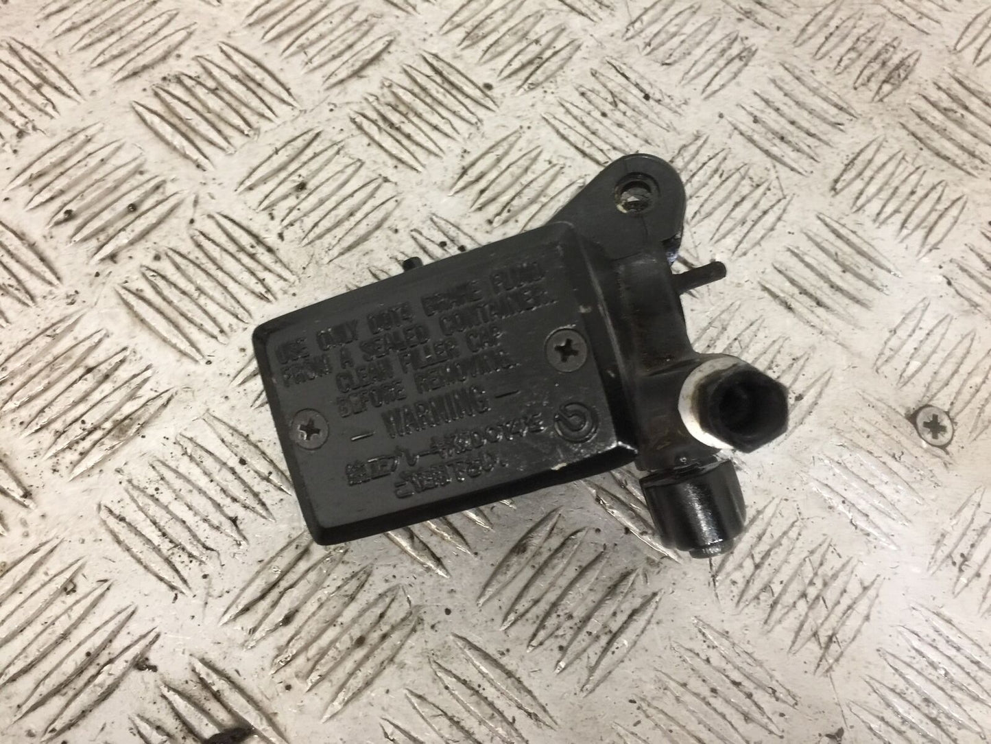YAMAHA MT09 MT-09 FRONT BRAKE MASTER CYLINDER  YEAR 2018 (STOCK 906)