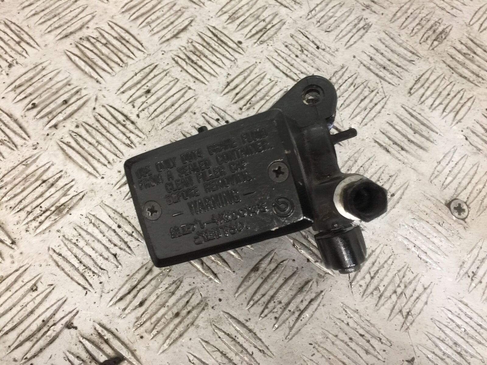 YAMAHA MT09 MT-09 FRONT BRAKE MASTER CYLINDER  YEAR 2018 (STOCK 906)