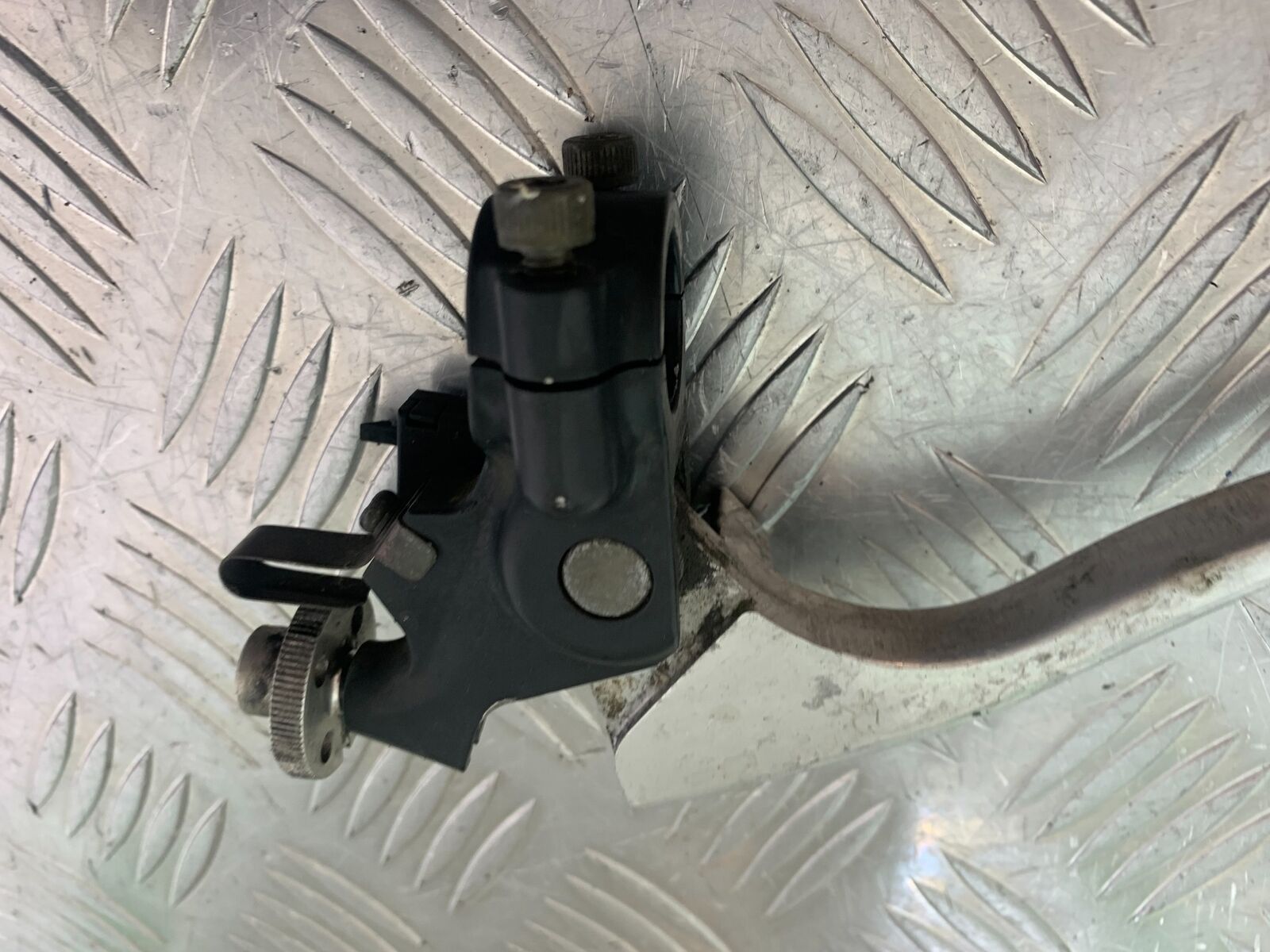 KAWASAKI ZX6R ZX6 J CLUTCH LEVER AND BRACKET  YEAR 2000 (CMB1129)