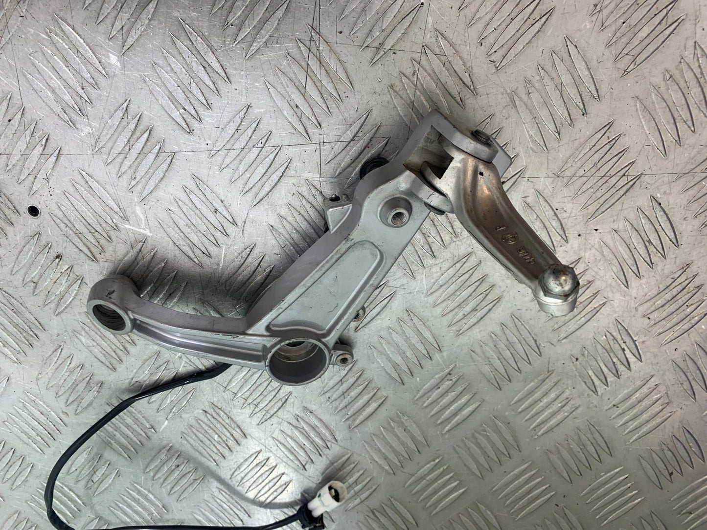 APRILIA RS660 RS 660 FRONT RIGHT HANGER  YEAR 2020-2024 (CMB1202)