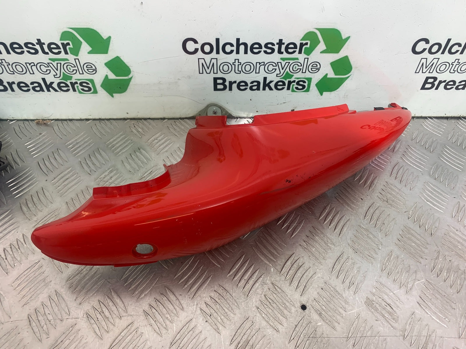 SUZUKI SV650 SV 650 mk1 LEFT SEAT PANEL  YEAR 1999-2002 (CMB1160)