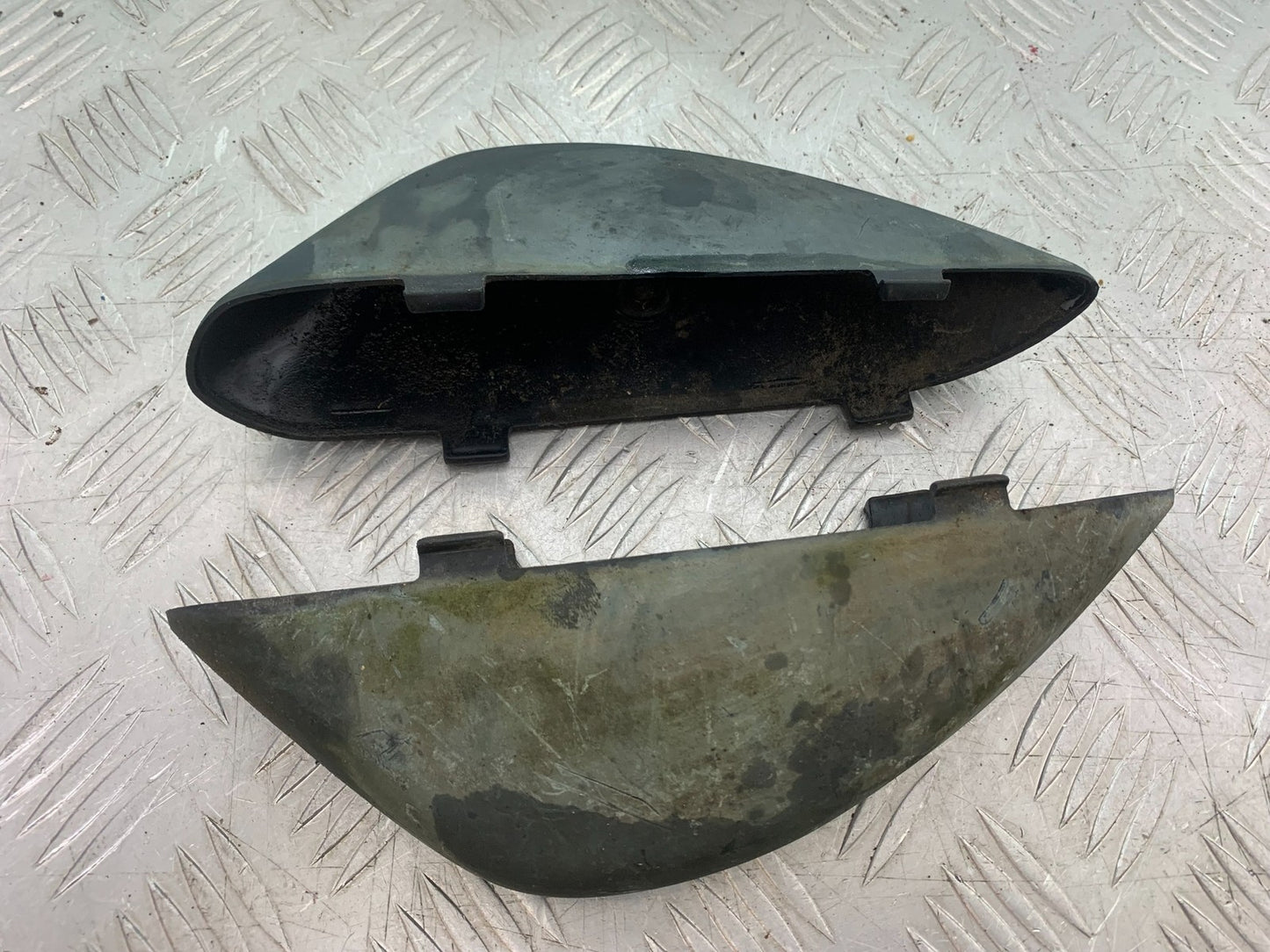 HONDA NT650 V DEAUVILLE LEFT AND RIGHT SIDE PODS  YEAR 1999 (CMB1268)