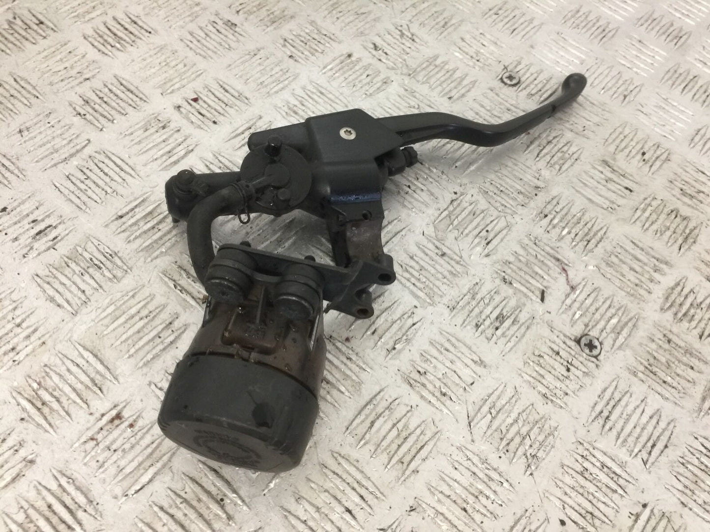 BMW F800 ST FRONT BRAKE MASTER CYLINDER   YEAR 2011-2013 (STOCK 886)