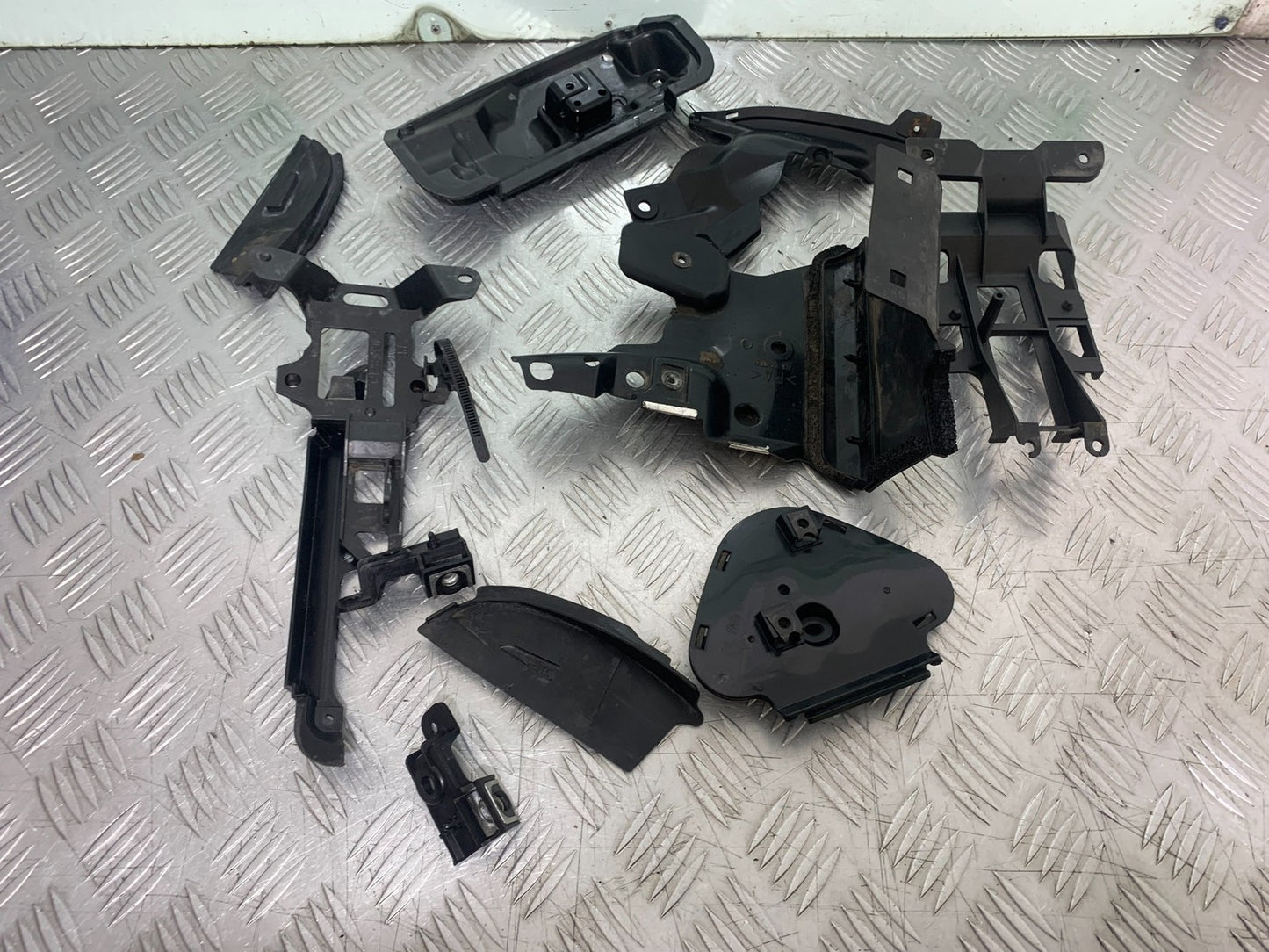YAMAHA YZF R1 4C8 INFILL PANELS   YEAR 2007-2008 (CMB1237)