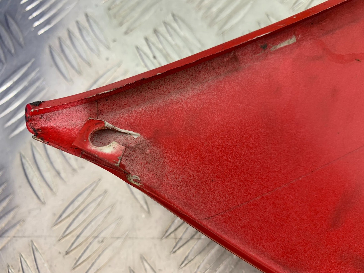DUCATI 1299 PANIGALE LEFT MIDDLE FAIRING PANEL YEAR 2016 (CMB 1187)
