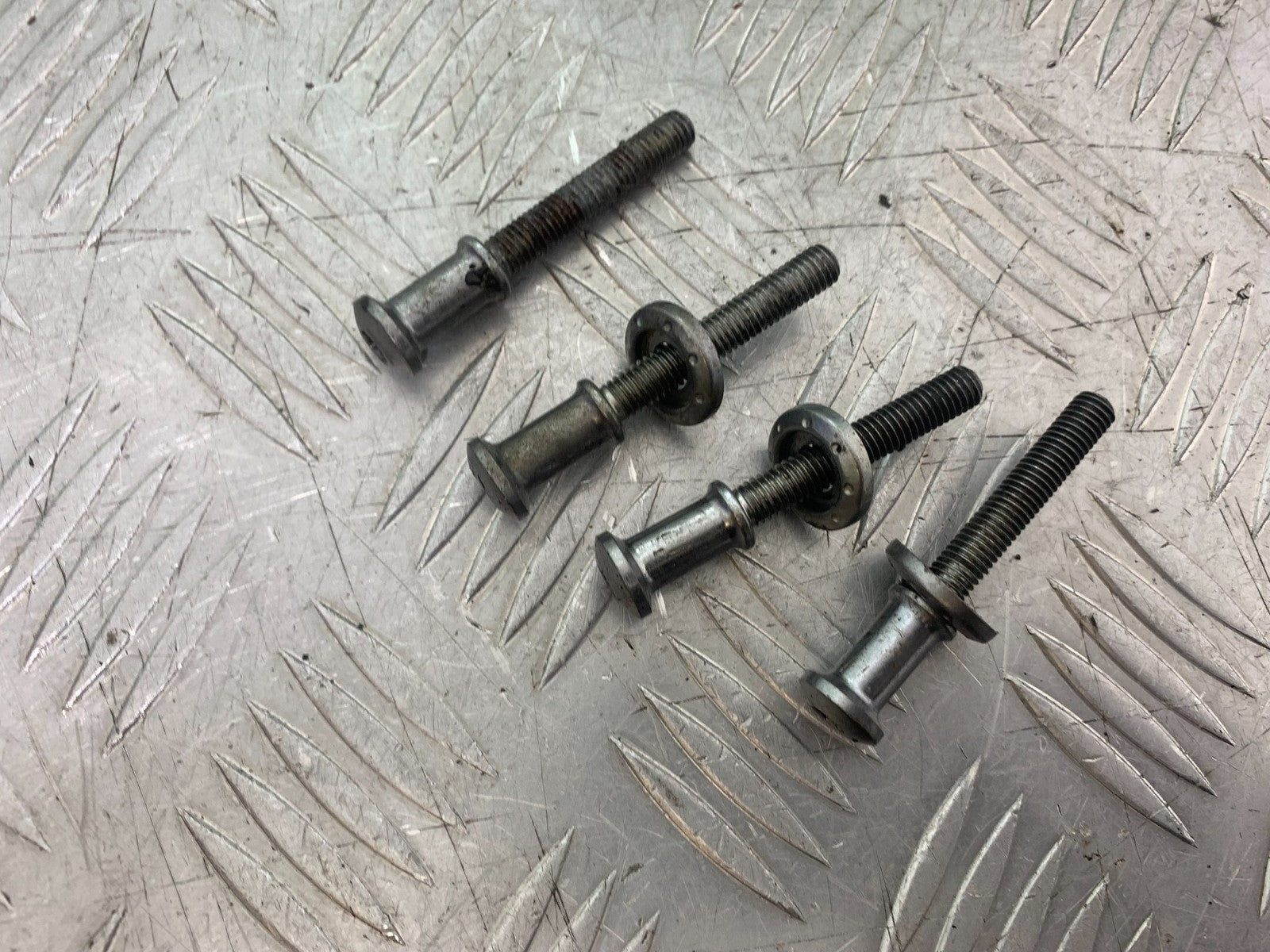HONDA CBR1100 BLACKBIRD BUNGEE STRAPS BOLTS   YEAR 1999-2005 (CMB1232)