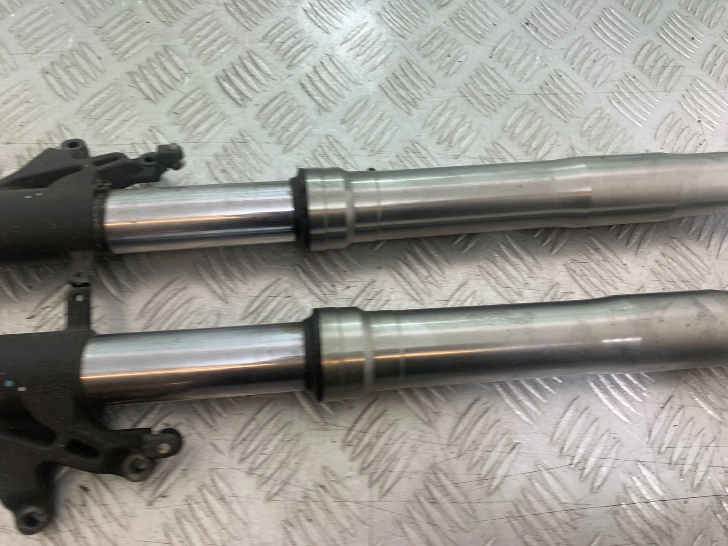 HONDA CBR 929 RRY FIREBLADE FORKS YEAR 2000-01 (CMB1094)
