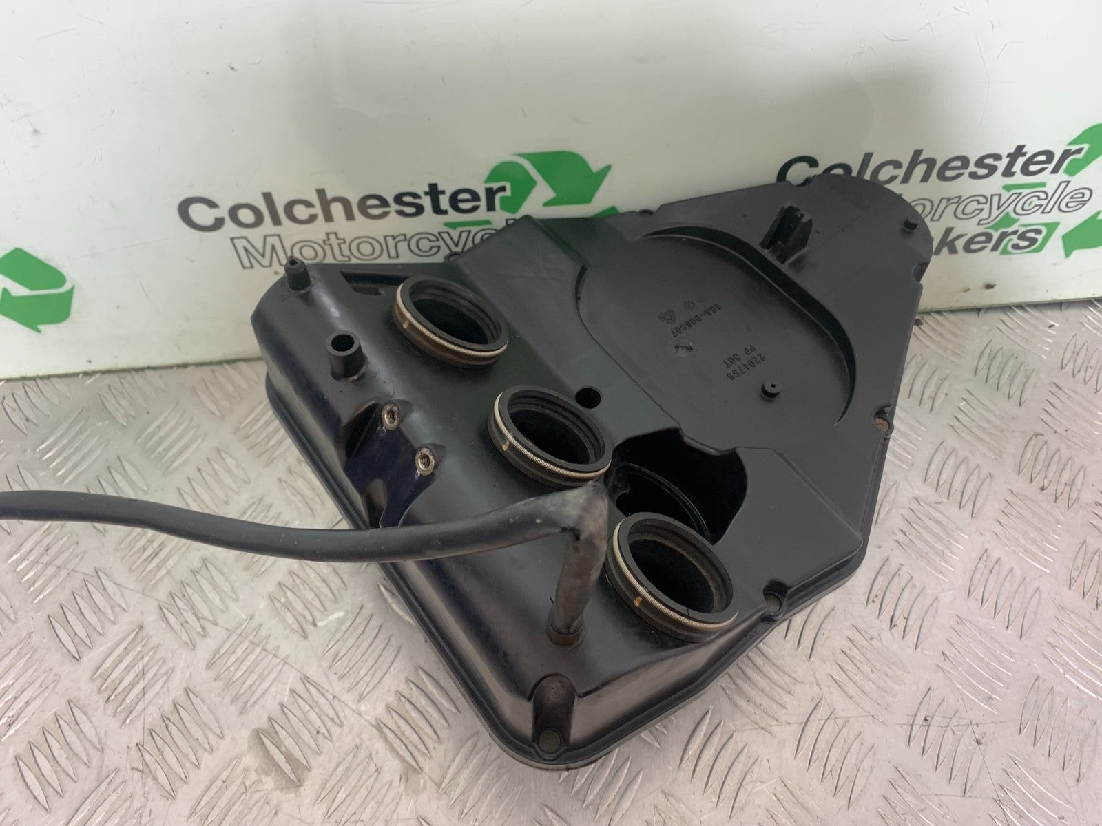 TRIUMPH 955i SPRINT ST AIRBOX   1999-2004 (CMB1176)