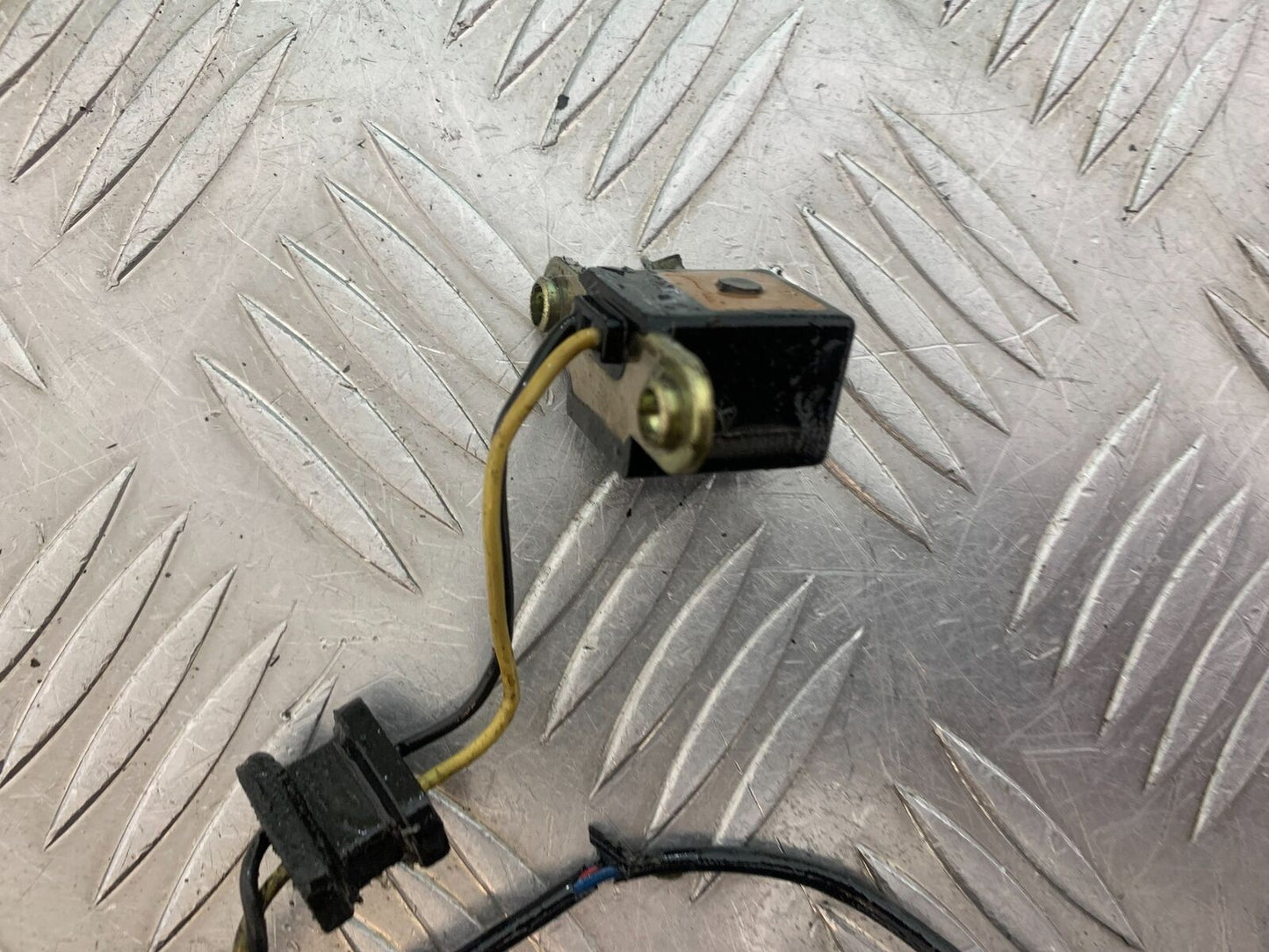 KAWASAKI ZX9R ZX9 C IGNITION PICK UP   YEAR 1998-99 (STOCK 903)