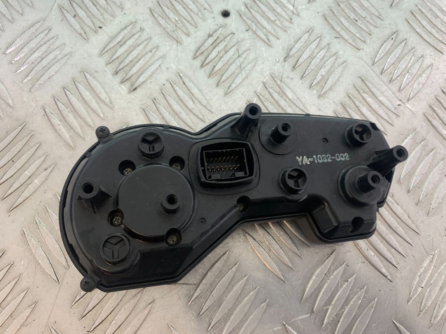 YAMAHA XJ6 XJ6-S CLOCKS SPEEDO DASH YEAR 2009-2015  (CMB1070)