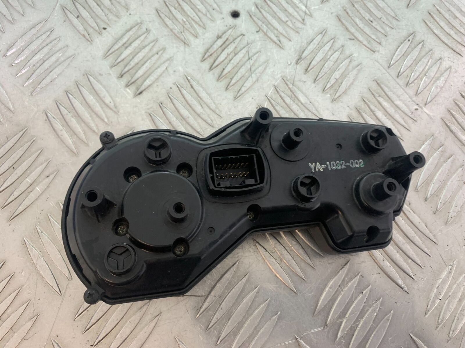 YAMAHA XJ6 XJ6-S CLOCKS SPEEDO DASH YEAR 2009-2015  (CMB1070)