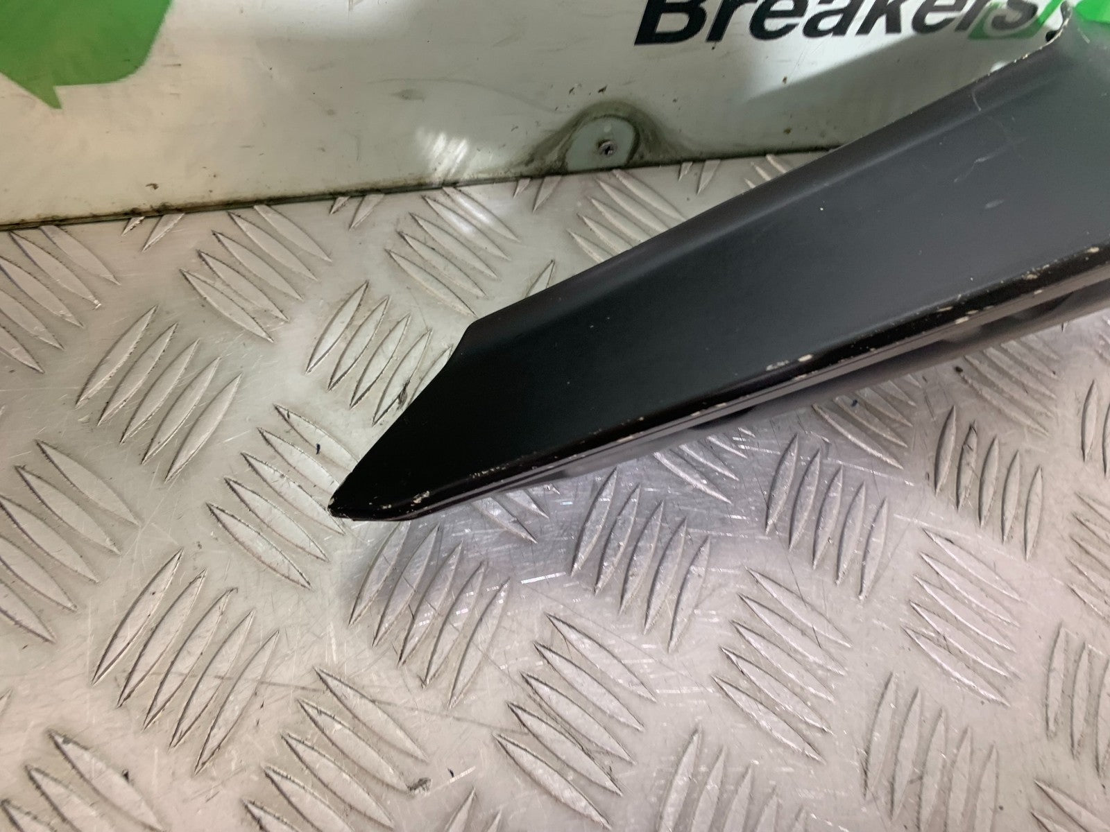 KTM DUKE 390 RIGHT SEAT PANEL  YEAR 2017- 2023 (CMB1314)
