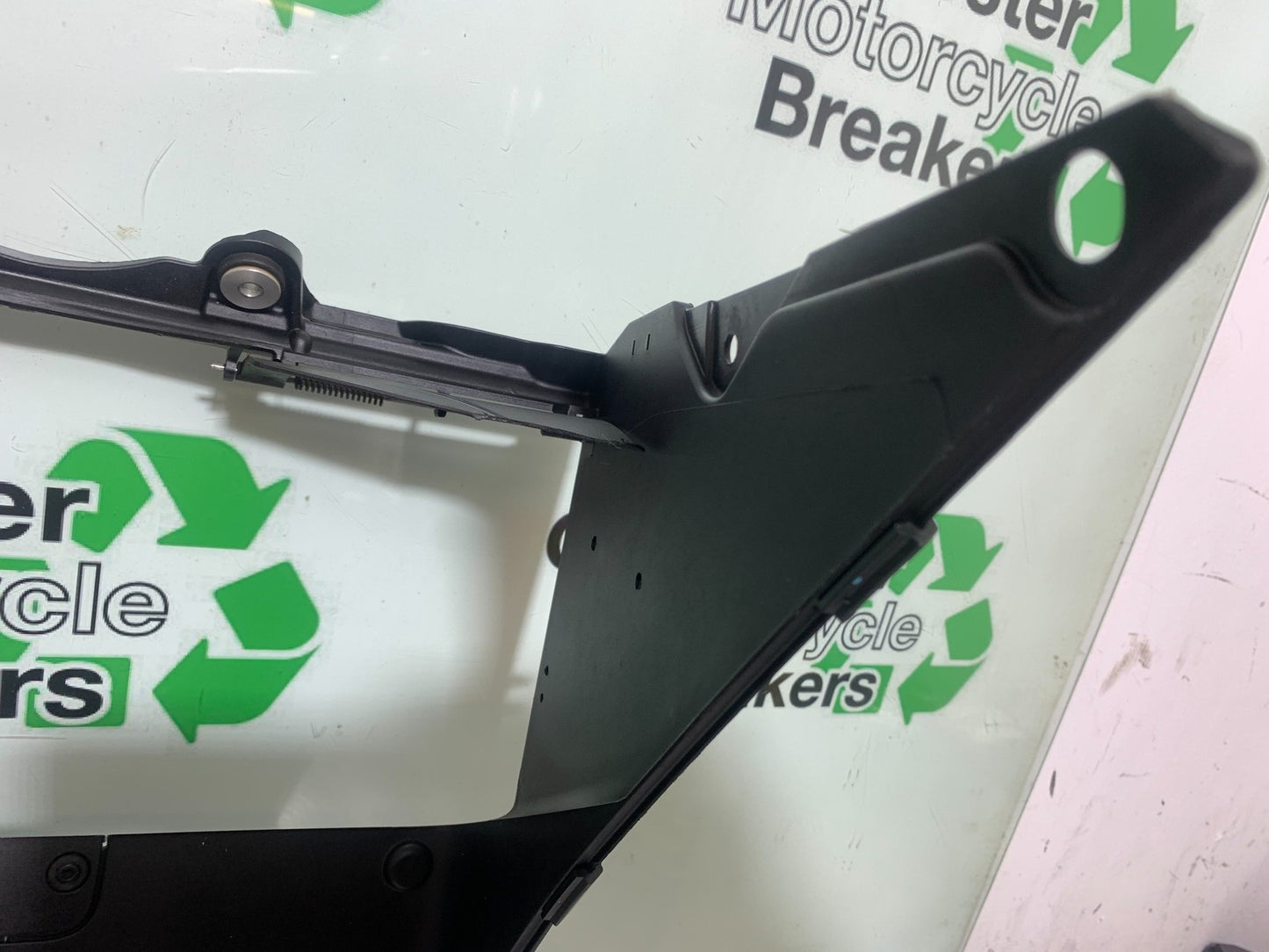 DUCATI 1299 PANIGALE FAIRING V PIECE COOLANT BOTTLE  YEAR 2016 (CMB 1187)