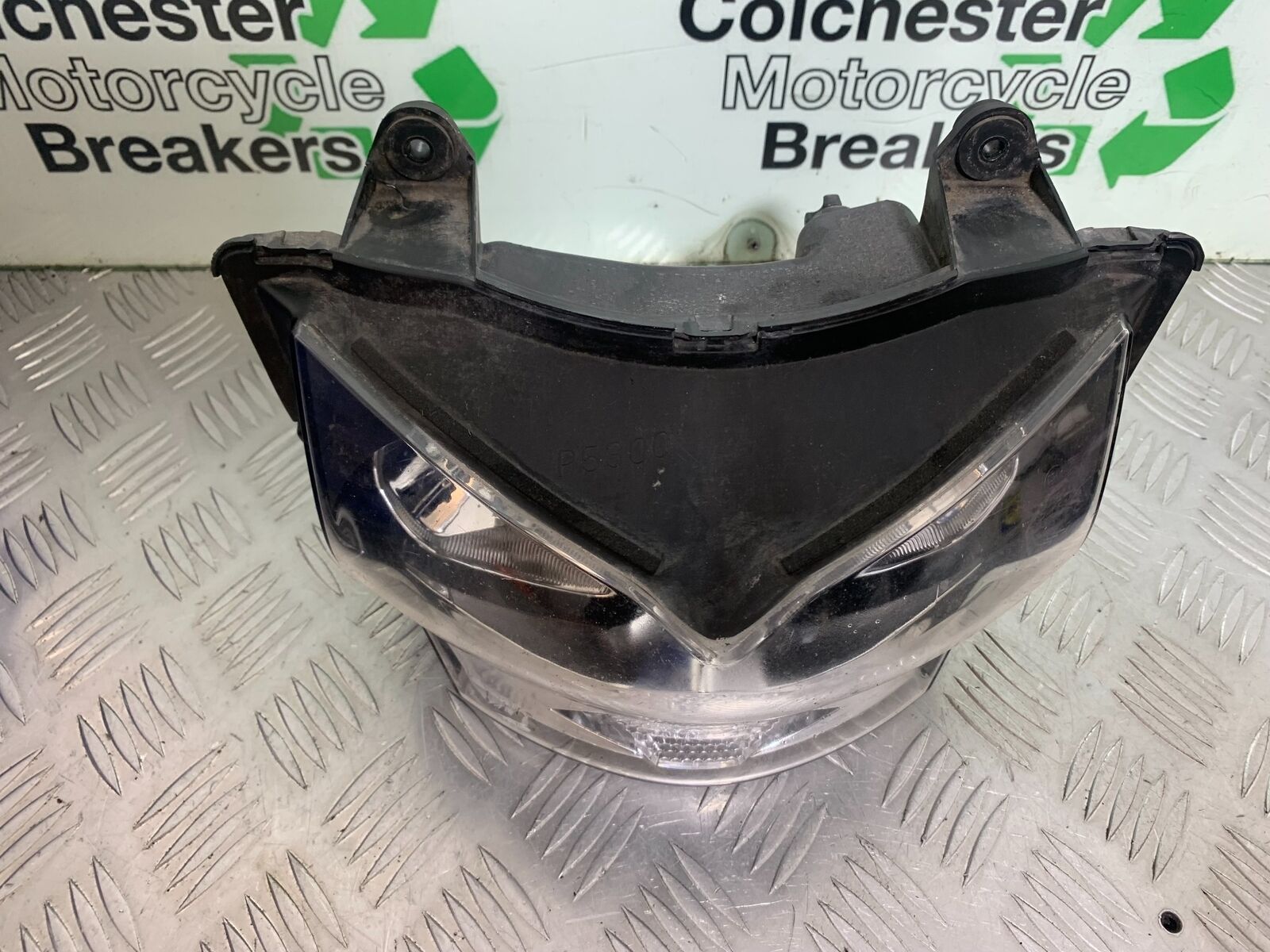KAWASAKI Z750 Z 750 HEADLIGHT   YEAR 2004-2006  (CMB1104)