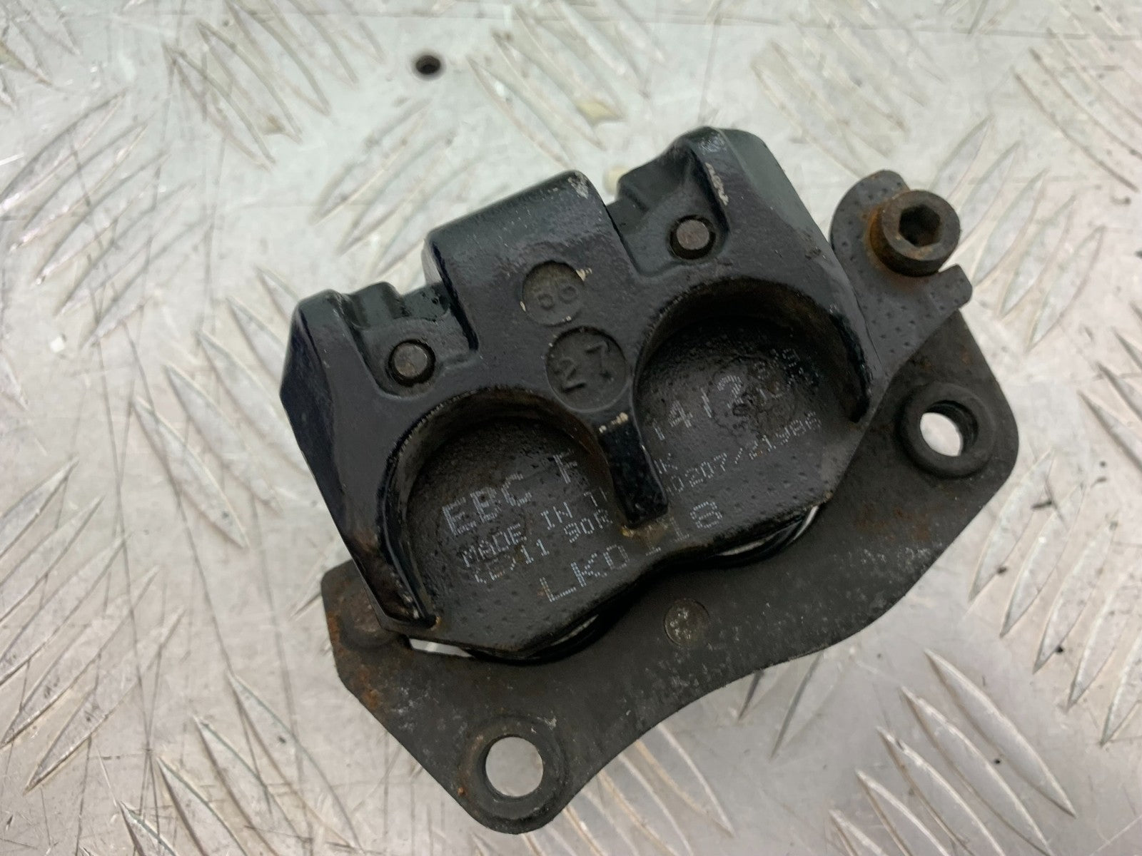 TRIUMPH 955i SPRINT ST REAR BRAKE CALIPER YEAR 1999-04 (CMB1230)
