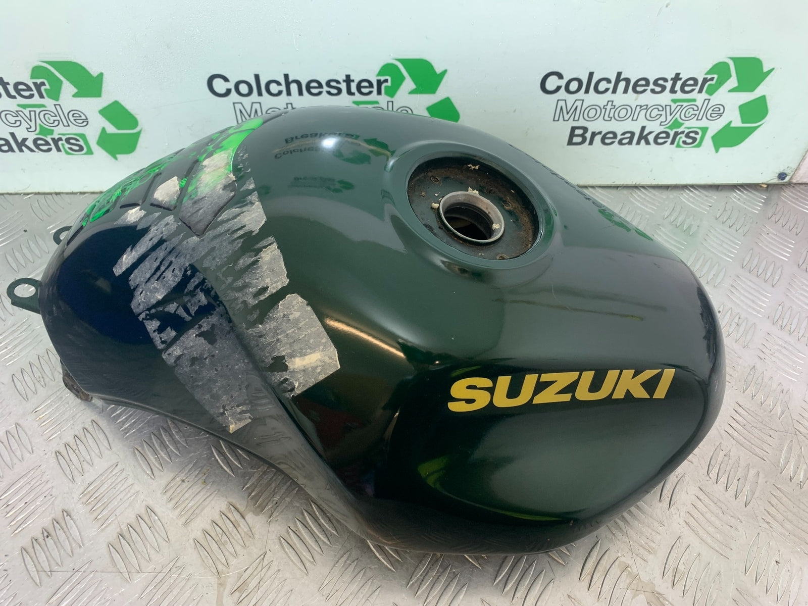 SUZUKI GSF1200  GSF 1200 BANDIT PETROL TANK   YEAR 1997-2000 (CMB1149)