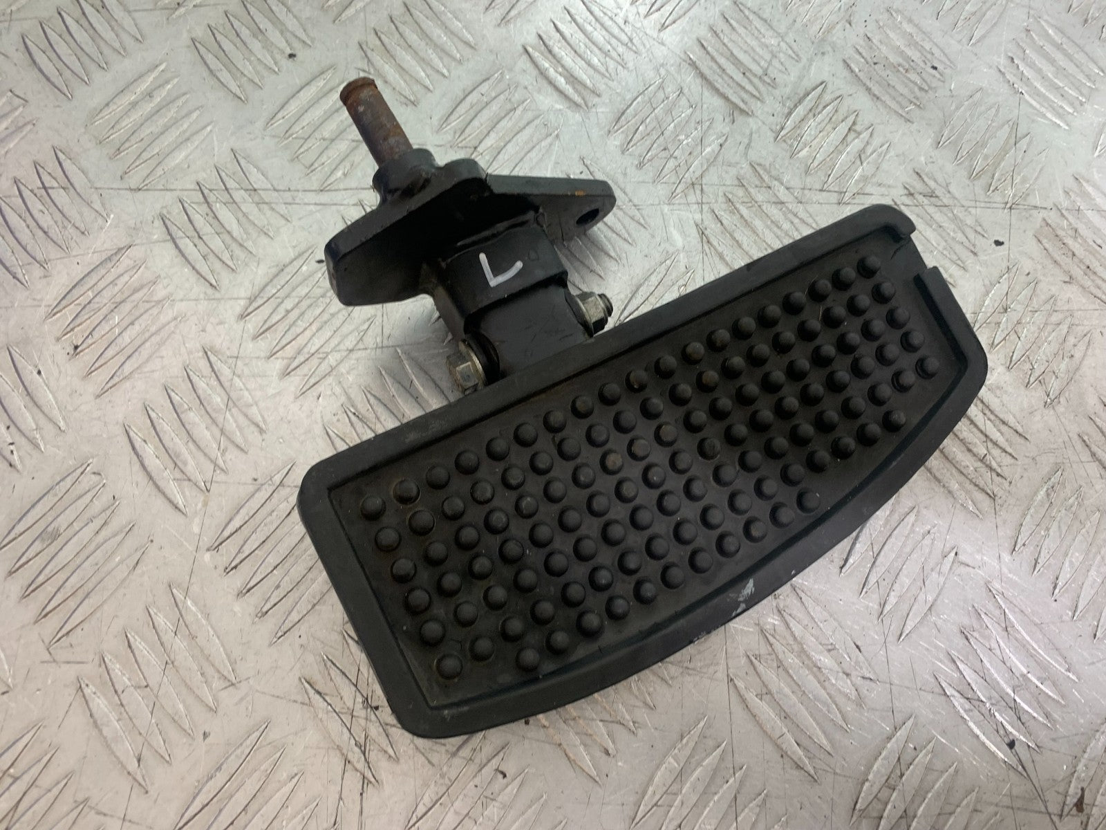 PIONEER NEVADA XF125 LEFT FOOTBOARD YEAR 2009 (CMB1214)