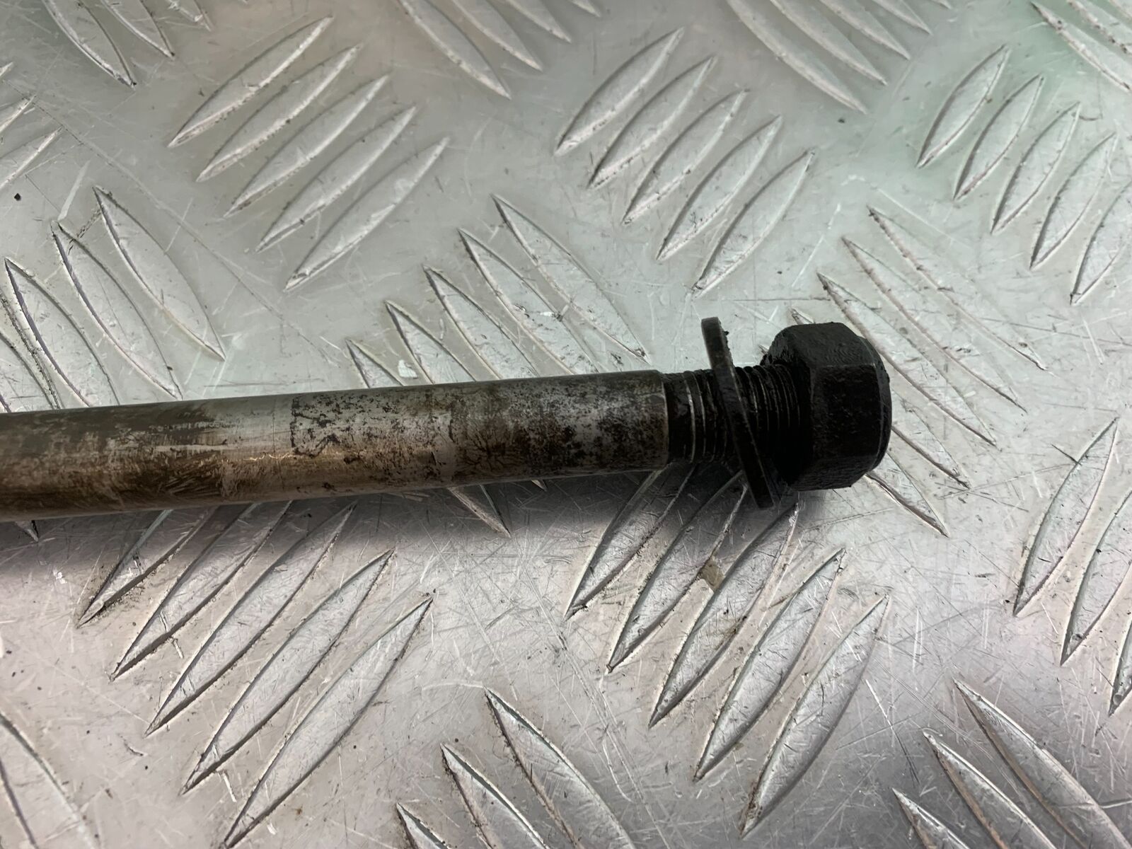 YAMAHA FJ1100 FJ 1100 FRONT WHEEL SPINDLE   YEAR 1984-1985 (CMB1101)