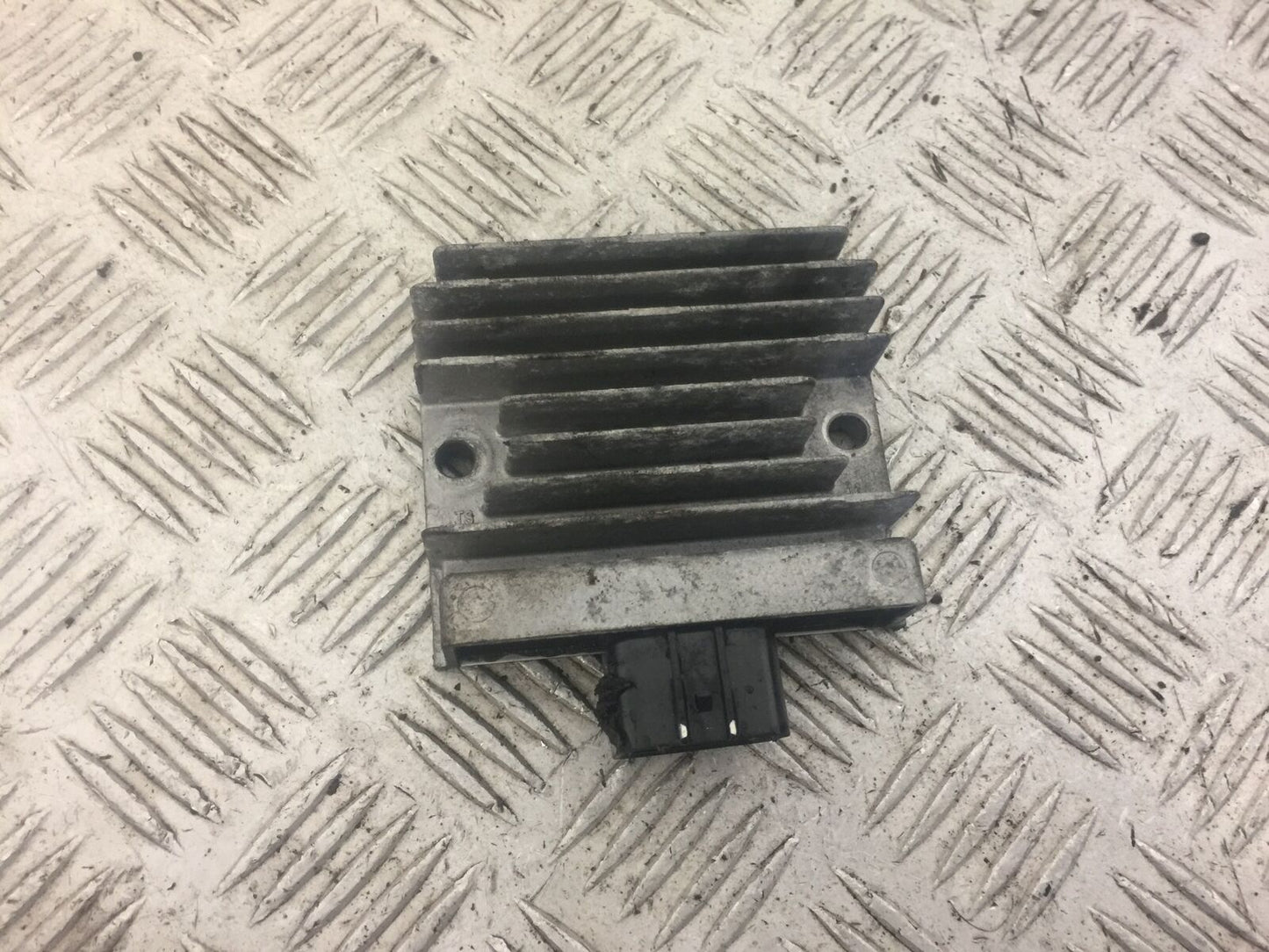KAWASAKI NINJA 400 REGULATOR YEAR 2019  (STOCK 635)
