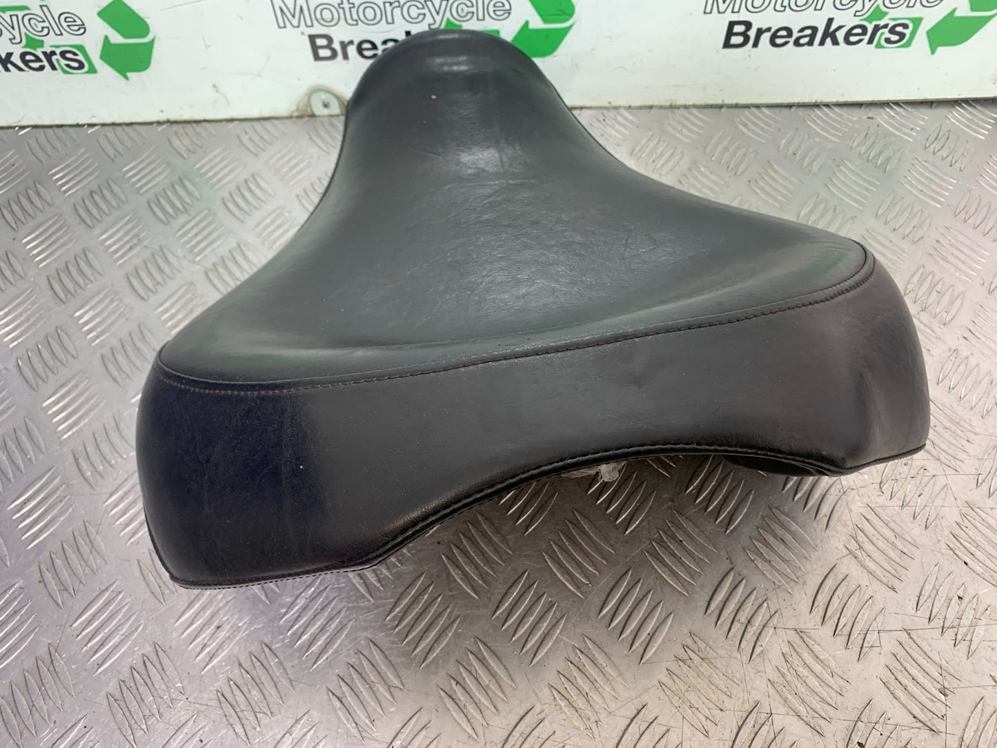 YAMAHA XVS 1300 MIDNIGHT STAR FRONT SEAT  YEAR 2007-16 (CMB1200)