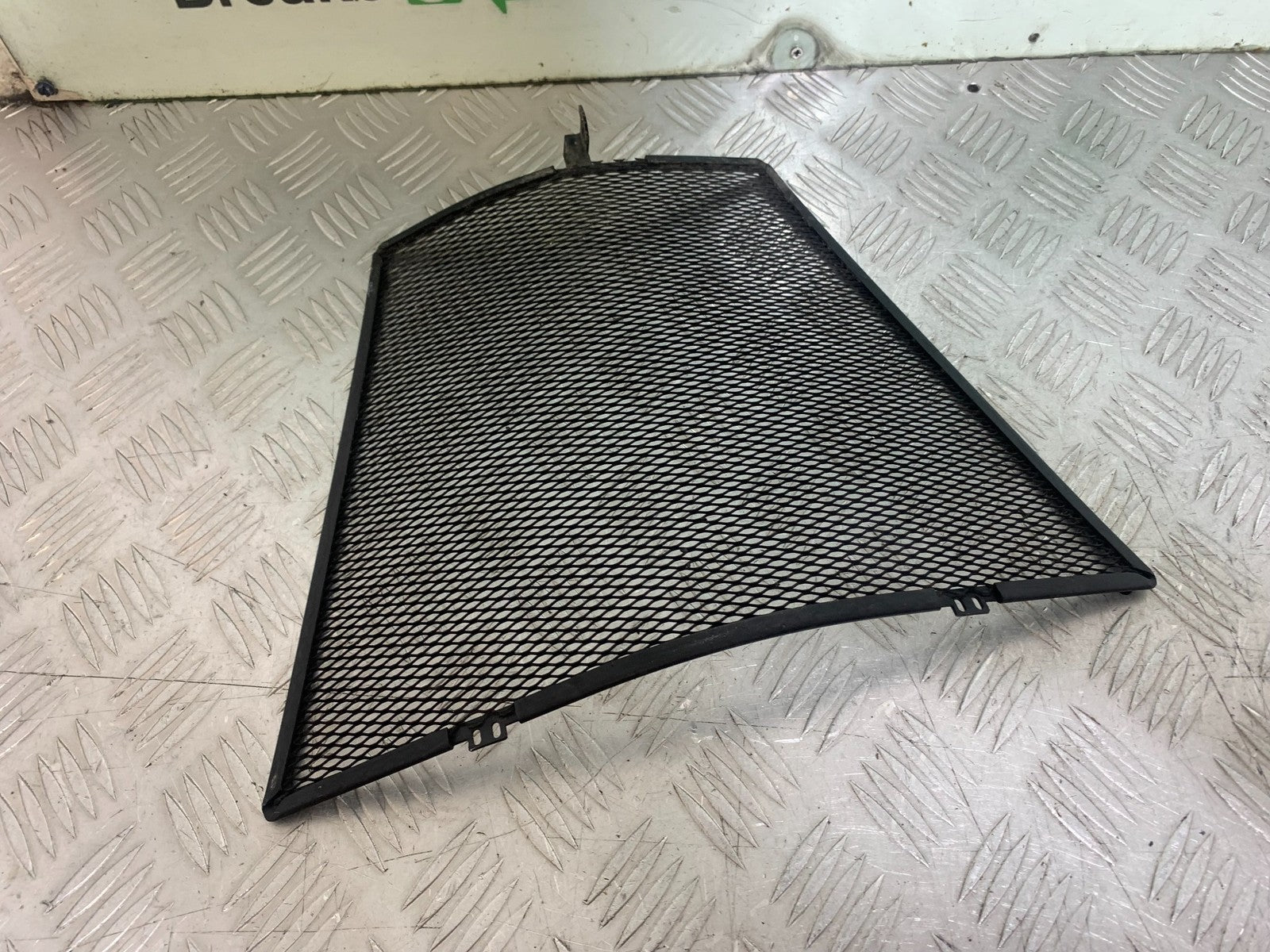 SUZUKI GSXR750 GSXR 750 K4 K5 RADIATOR GRILL   2004-2005 (CMB1319)