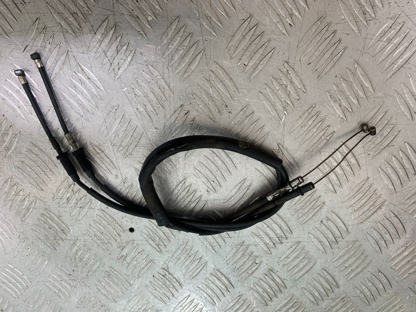 YAMAHA YZF R1 4XV EXHAUST SERVO CABLES  YEAR 1998-99 (CMB1291)