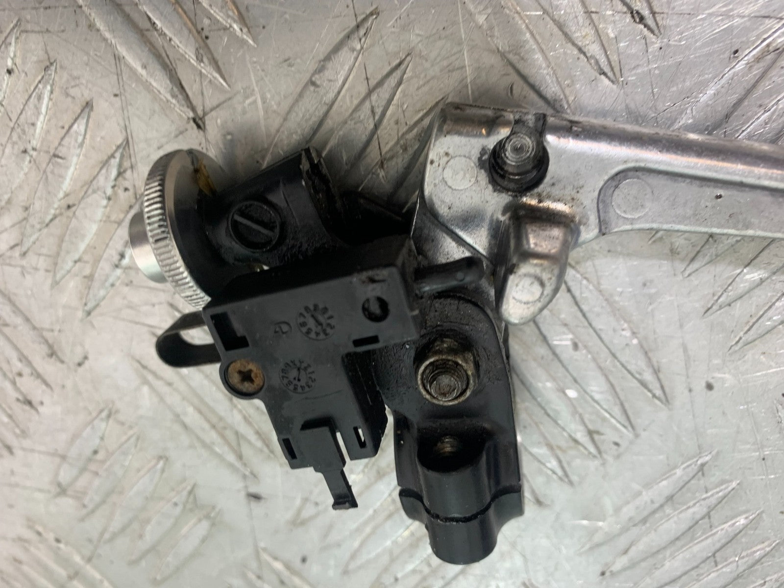 YAMAHA FZS1000 FAZER CLUTCH LEVER AND BRACKET  YEAR 2001-05 (CMB1275)