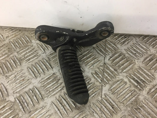 SUZUKI GSX600 F GSX 600 F FRONT LEFT PEG  YEAR 1998 - 2005