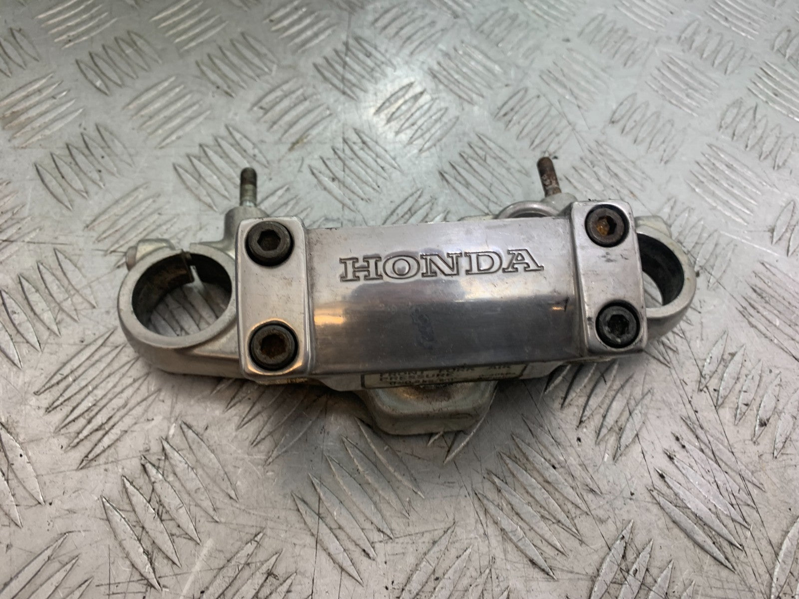 HONDA VT700 VT 700 SHADOW TOP YOKE  YEAR 1984-85 (CMB1328)