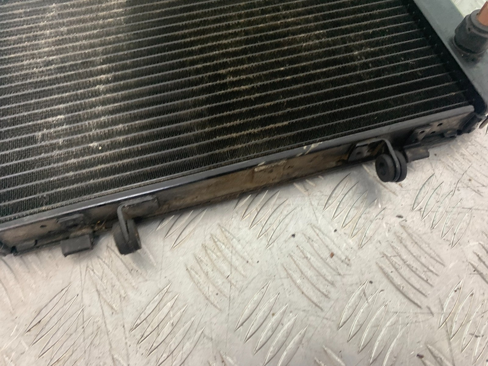 KAWASAKI Z750 Z 750 RADIATOR YEAR 2004-2006  (CMB1234)