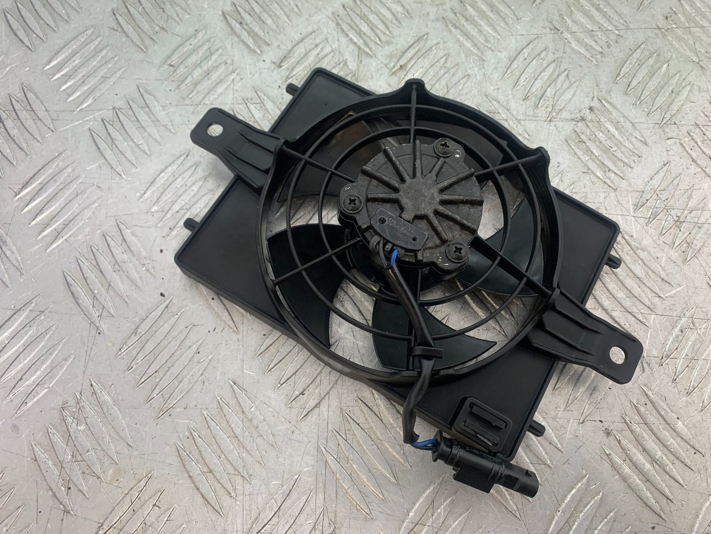 BMW R1200 R 1200 GS RADIATOR FAN  YEAR 2013-2016 (CMB1257)
