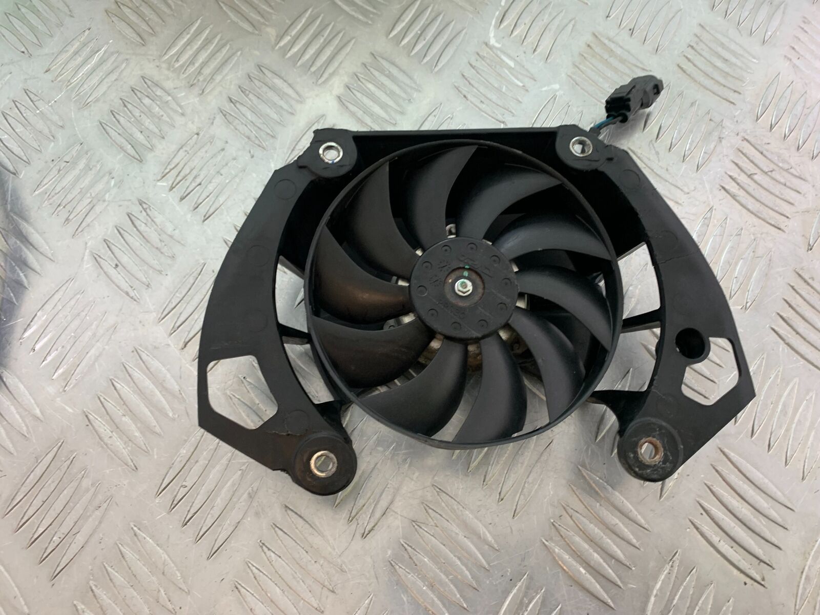 HONDA CBR500R CBR 500 R RADIATOR FAN   YEAR 2016 (CMB1066)