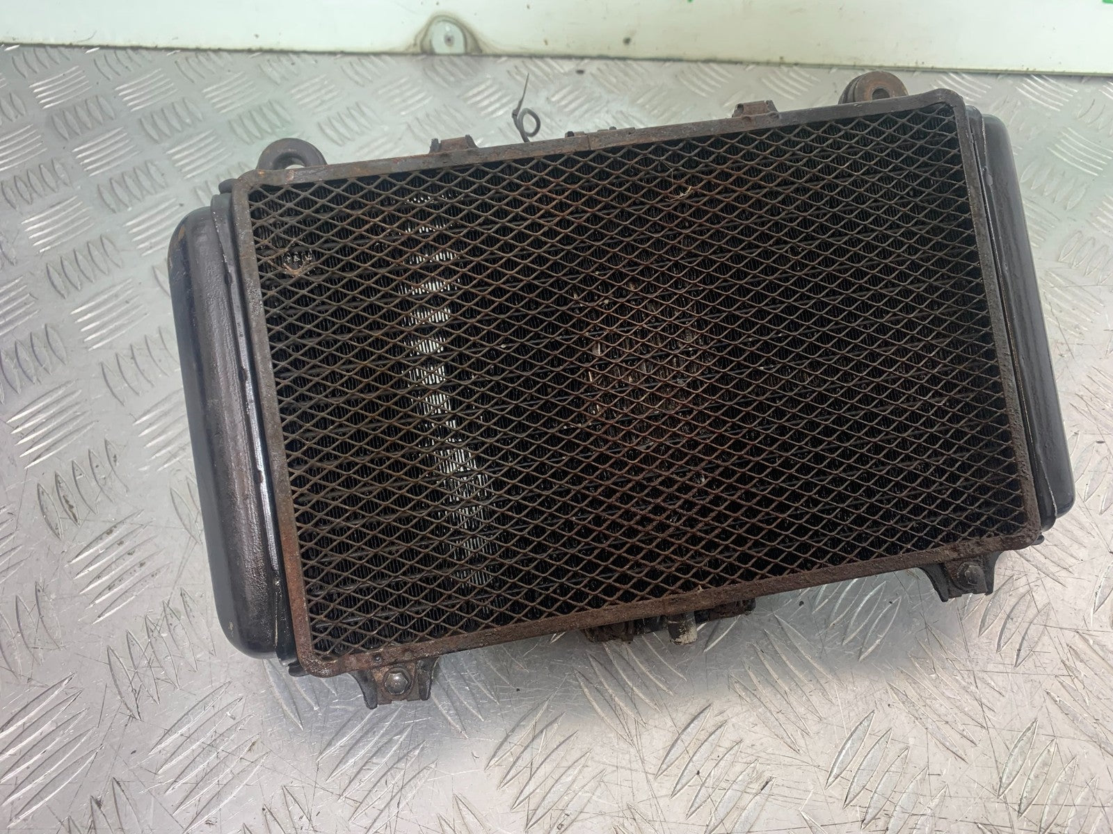 KAWASAKI GPZ600 GPZ 600 RADIATOR AND FAN  YEAR 1988-90 (CMB1258)