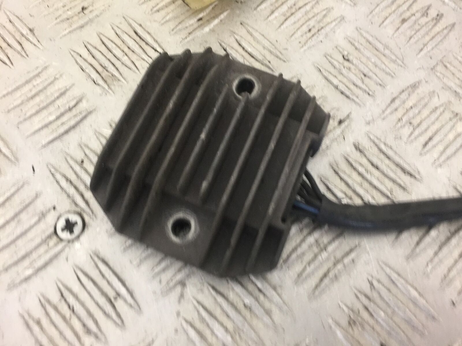 KAWASAKI ZX6R ZX6 J REGULATOR   YEAR 2000  (STOCK 456)