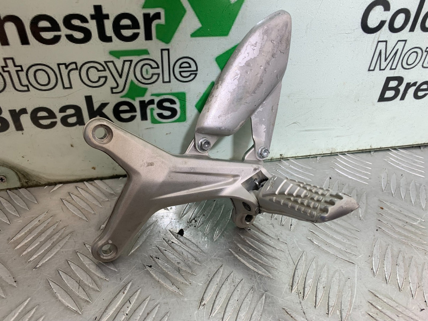 MV AGUSTA 800 F3 FRONT LEFT HANGER AND PEG YEAR 2017-2019 (CMB1227)
