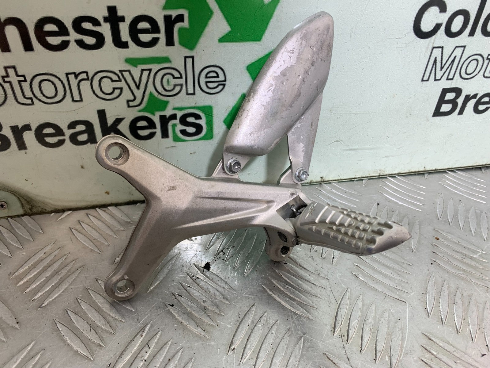 MV AGUSTA 800 F3 FRONT LEFT HANGER AND PEG YEAR 2017-2019 (CMB1227)