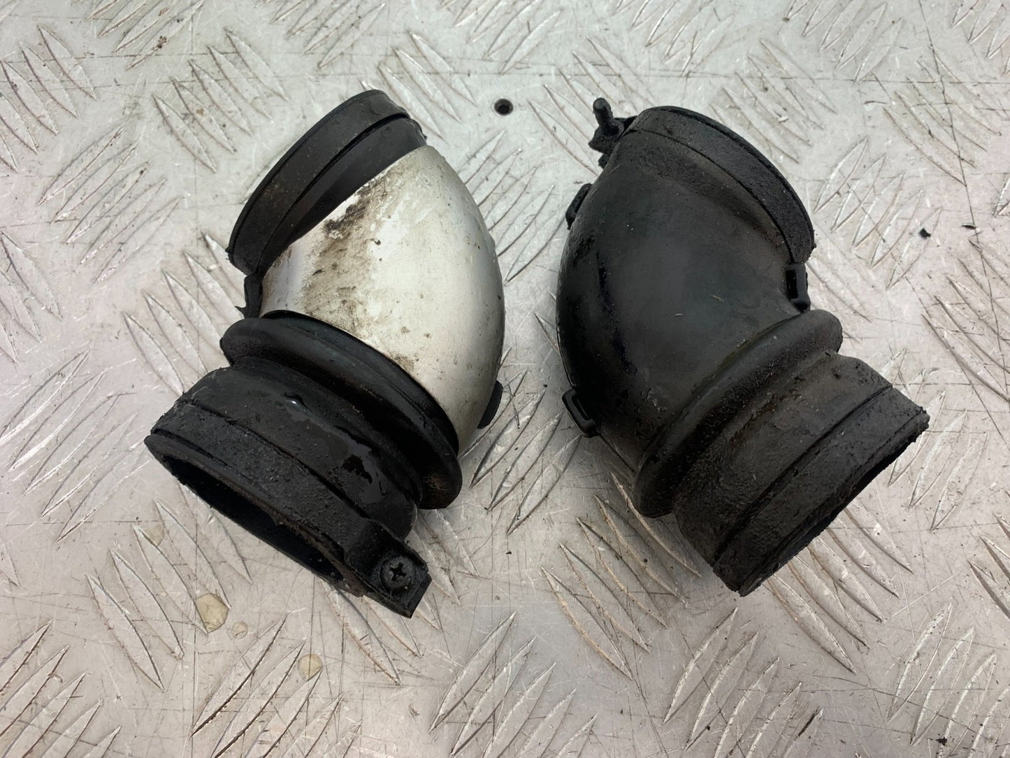 YAMAHA XV1100 XV 1100 VIRAGO AIRBOX RUBBERS 1990-1999 (CMB1243)