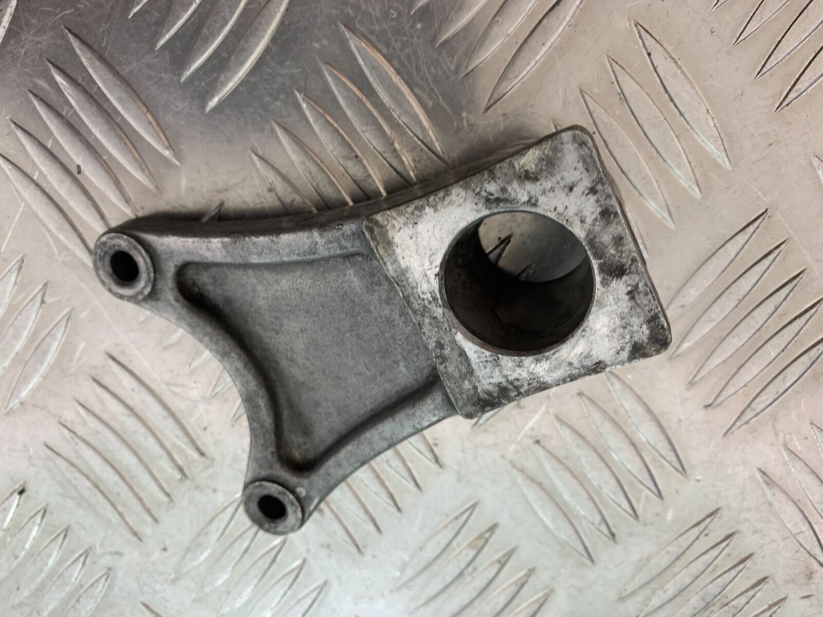 SUZUKI GSX1400 GSX 1400 REAR CALIPER BRACKET  YEAR 2002-2006 (CMB1007)