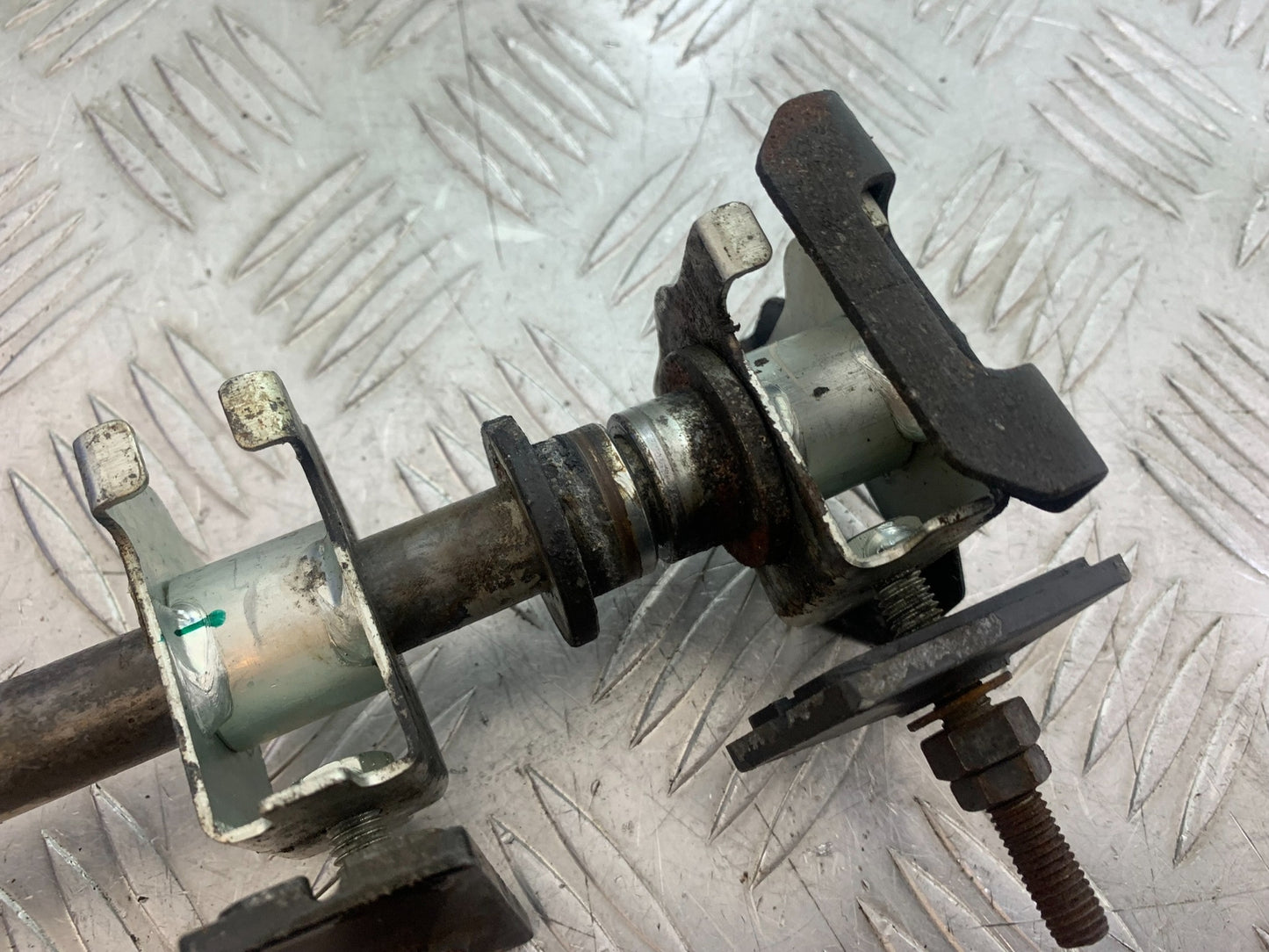 KAWASAKI Z125 Z 125 REAR WHEEL SPINDLE   YEAR  2018-2023 (CMB1167)