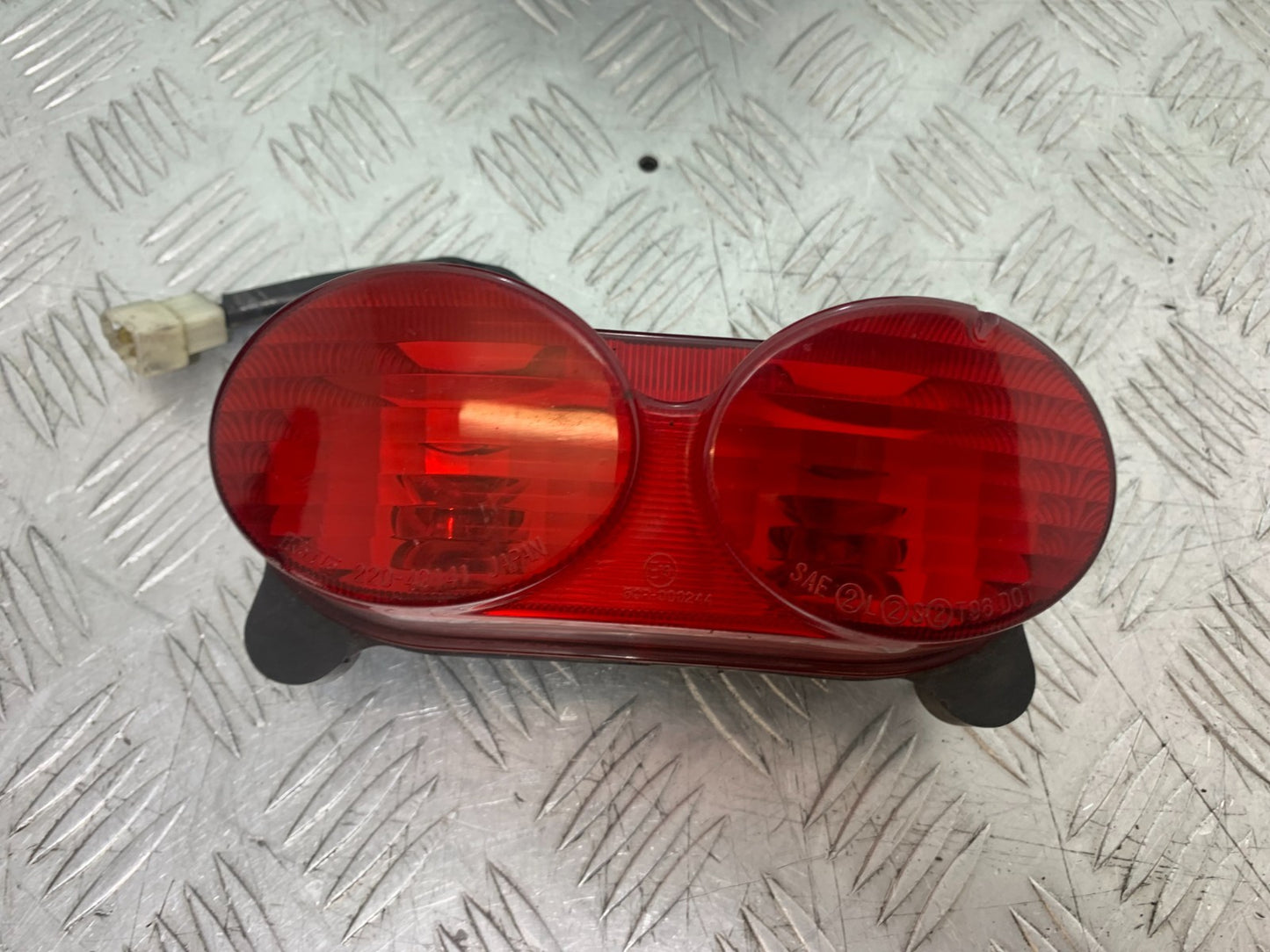 KAWASAKI ZX9R ZX9 R REAR LIGHT  YEAR 1998-1999 (CMB1329)