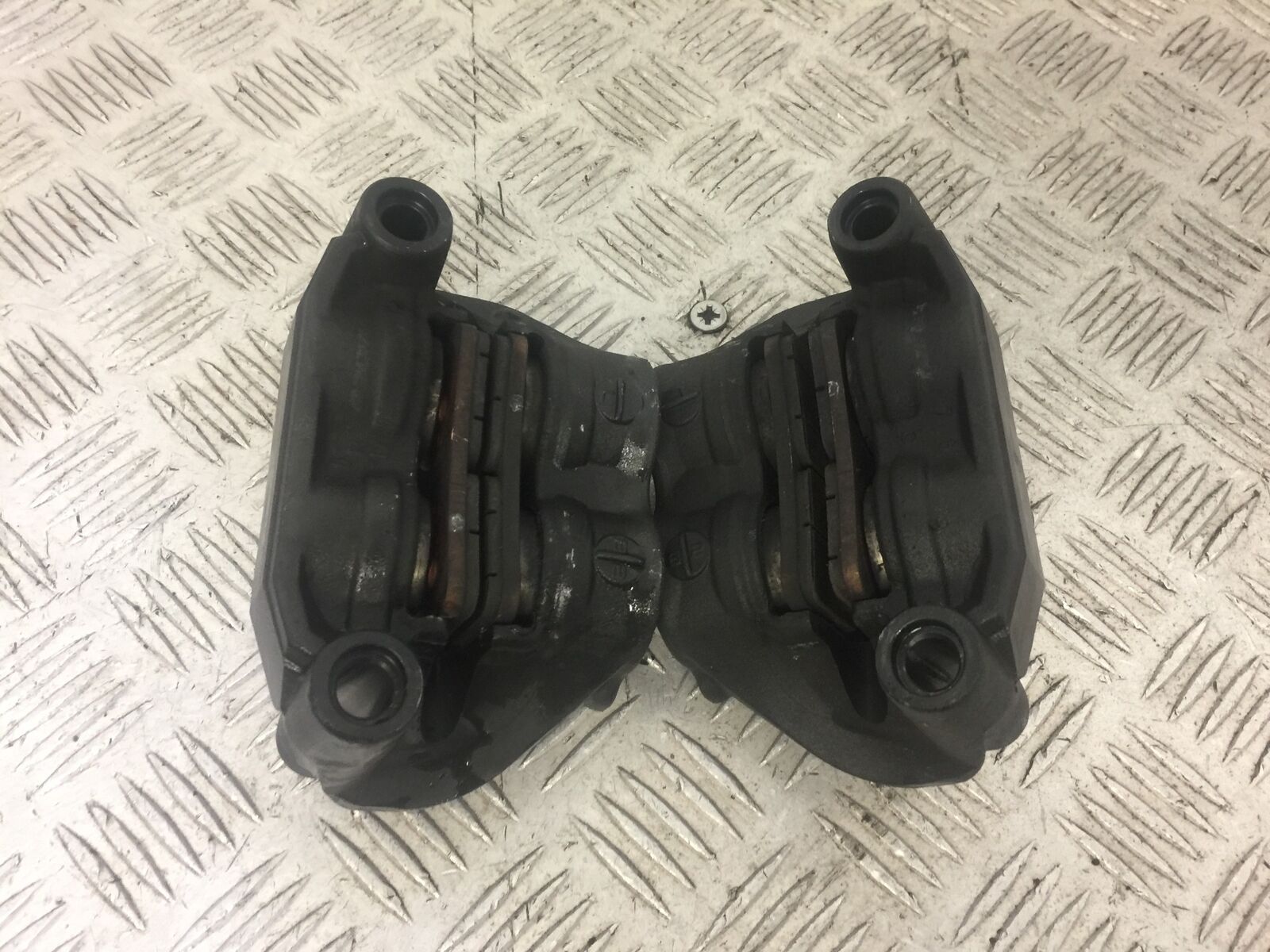 KAWASAKI Z1000 ZR1000 (ABS) FRONT BRAKE CALIPERS  YEAR 2015 (STOCK 636)