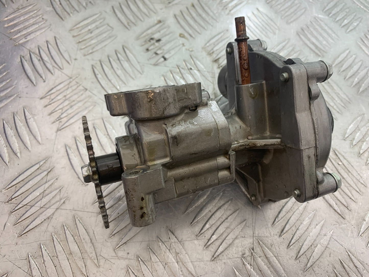 YAMAHA YZF R1 4C8 OIL PUMP  YEAR 2007-2008 (CMB1237)