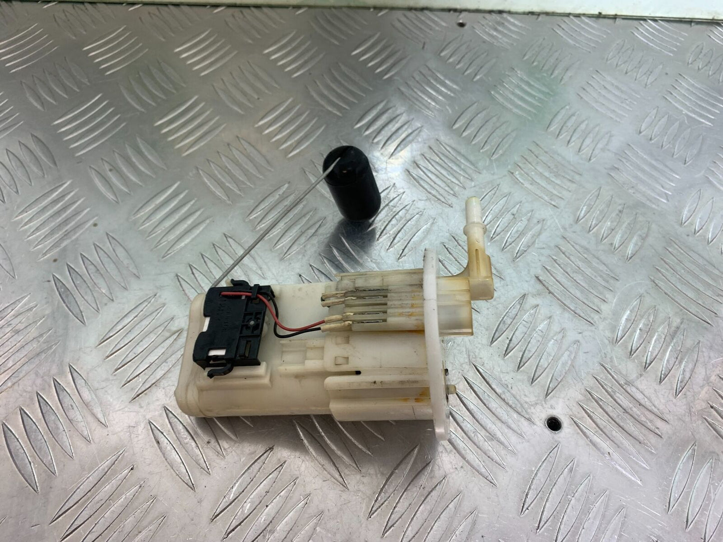 YAMAHA MT09 MT-09 PETROL PUMP  YEAR 2013-2016  (STOCK 997)