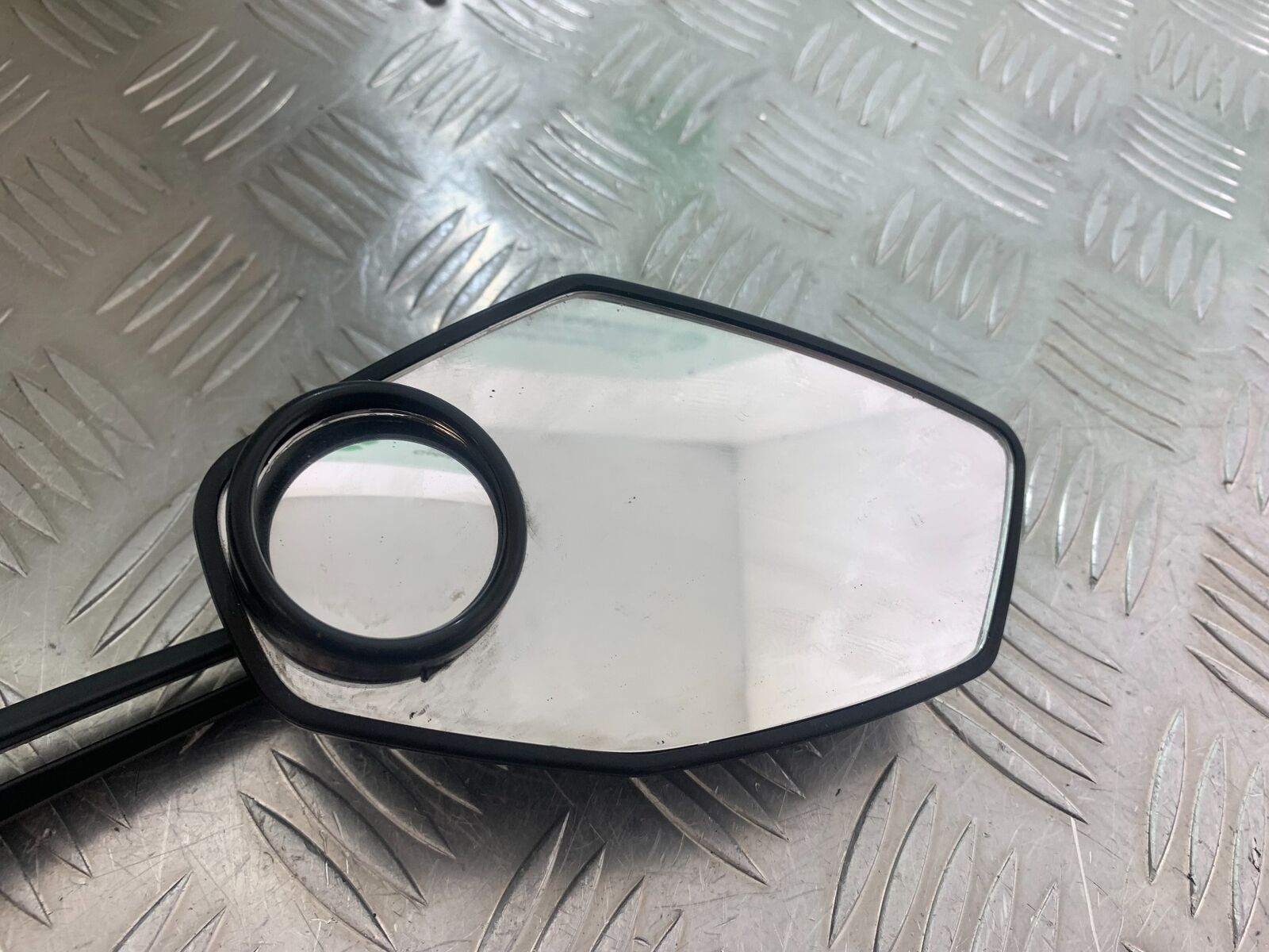 DUCATI DIAVEL 1200 RIGHT MIRROR  YEAR 2014-17 (CMB1054)