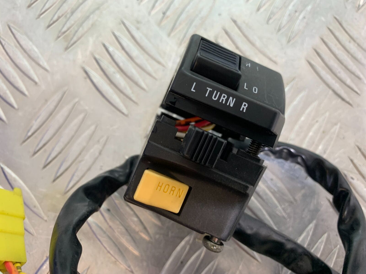 SUZUKI RF900 RF 900 LEFT SWITCH GEAR YEAR 1994-1999 (CMB1020)