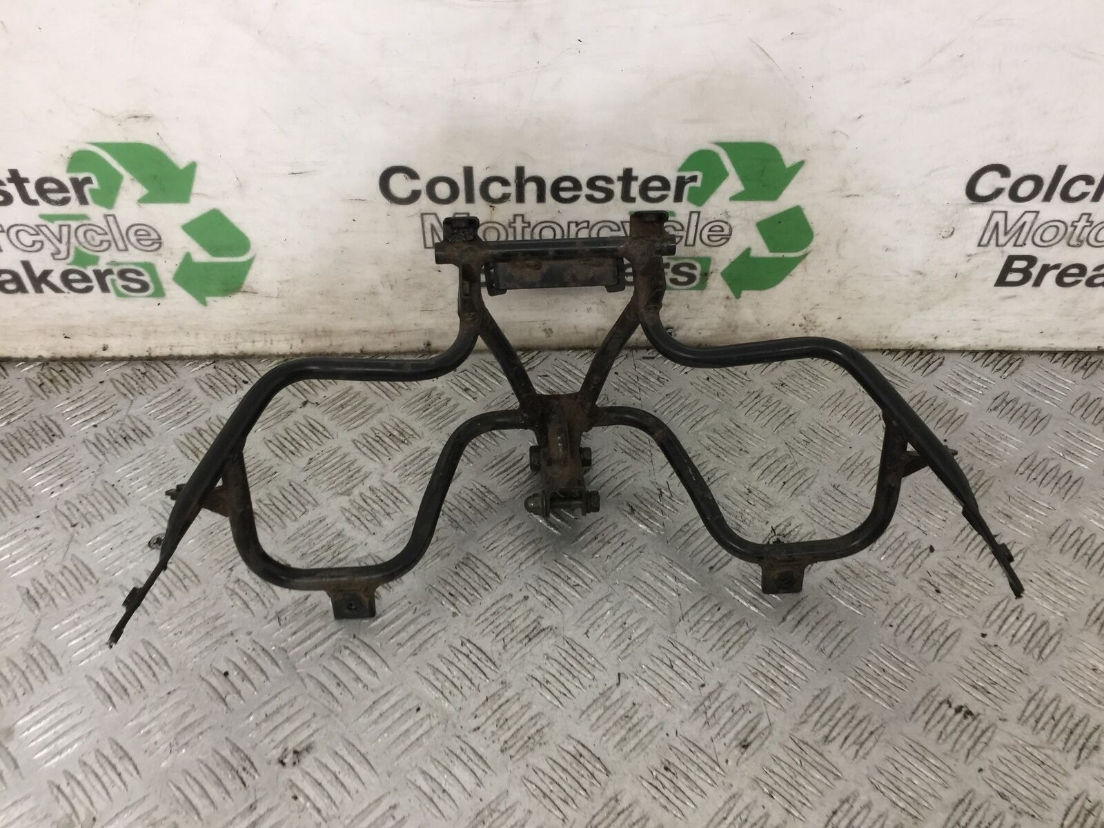 SUZUKI AN 250 BURGMAN FAIRING BRACKET   YEAR 1999  (STOCK 881)